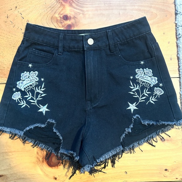 Gracelyn Black Embroidered Shorts - Picture 3 of 6